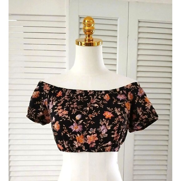 American Eagle Outfitters Tops - American Eagle Outfitters Floral Crop Top Elastic Waist Short Sleeves Size XS